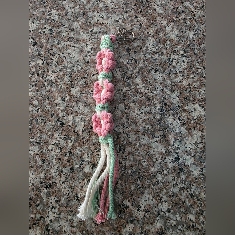 NWOT Knit Floral Keychain